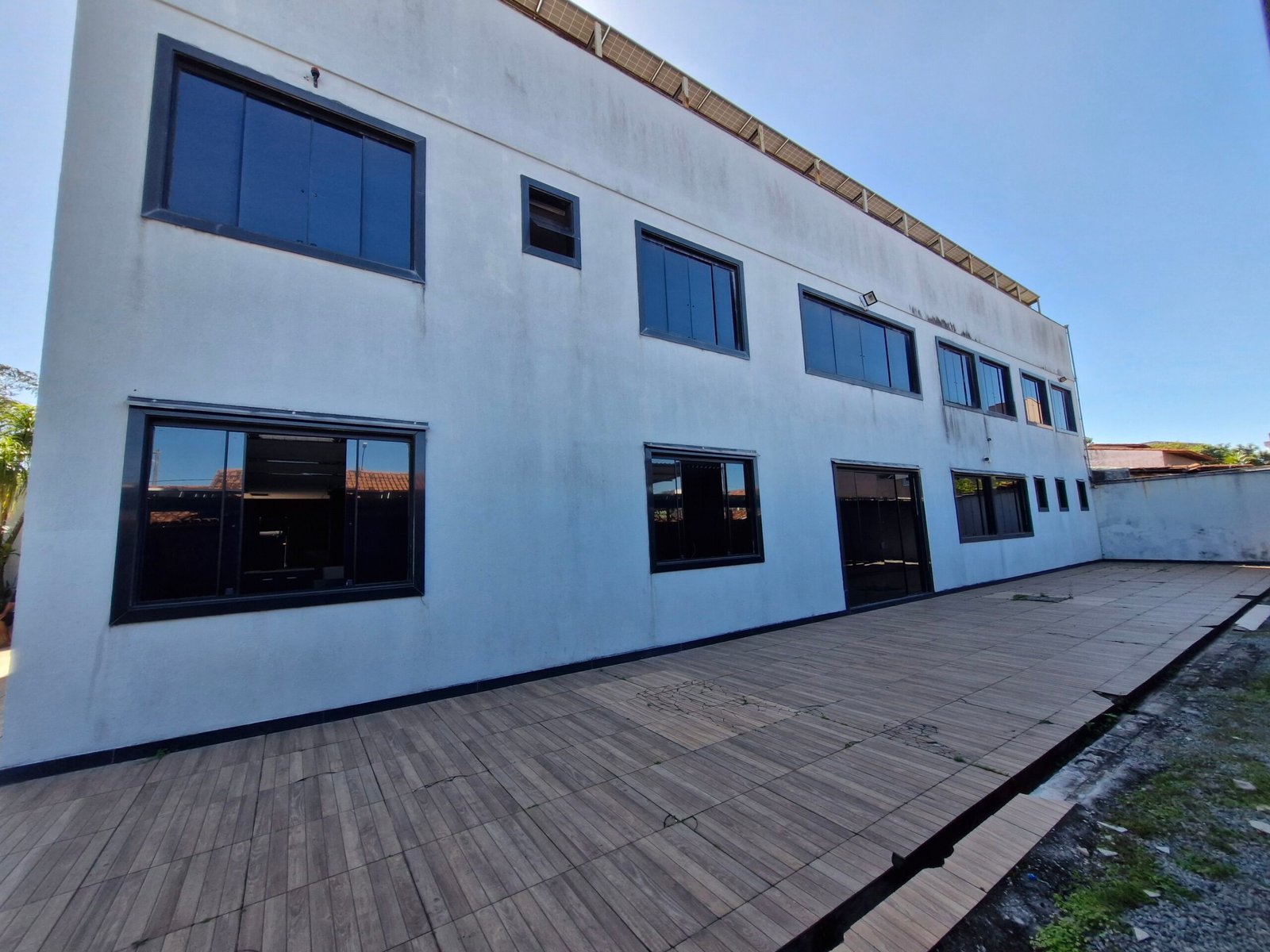 Lateral do Prédio