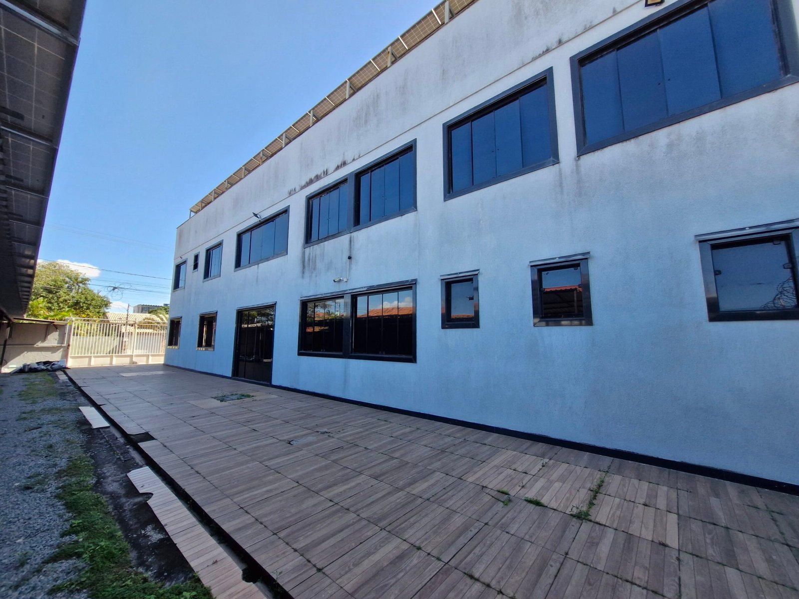 Lateral do Prédio