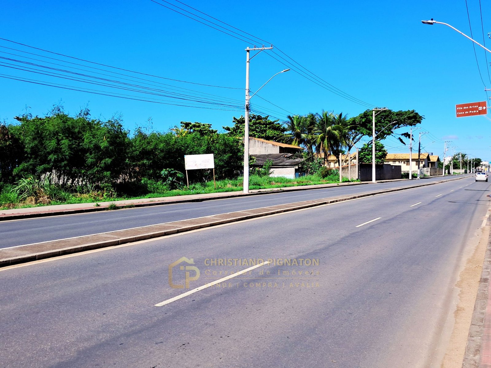 Área de 3240m²