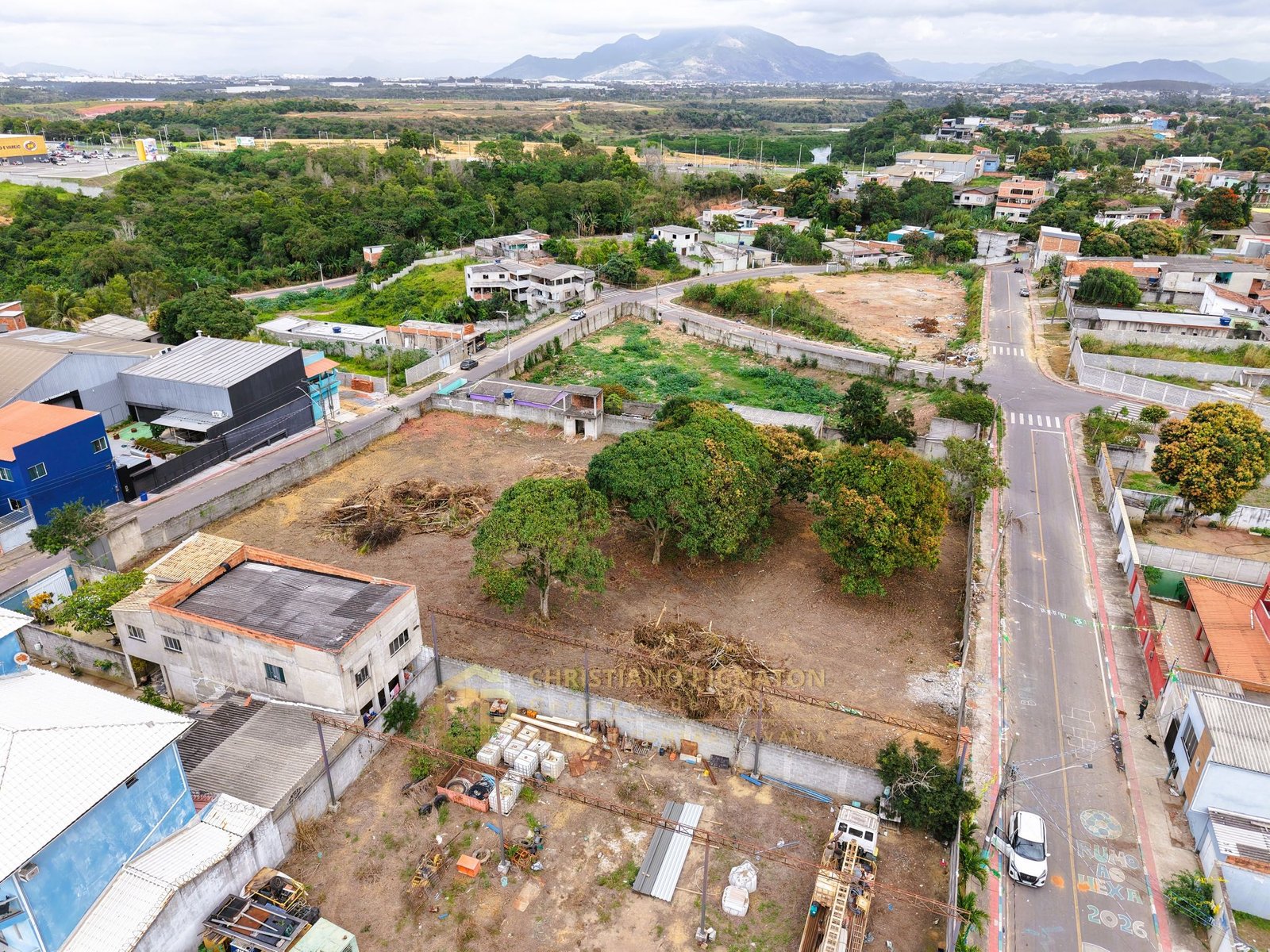 Área de 2835m²