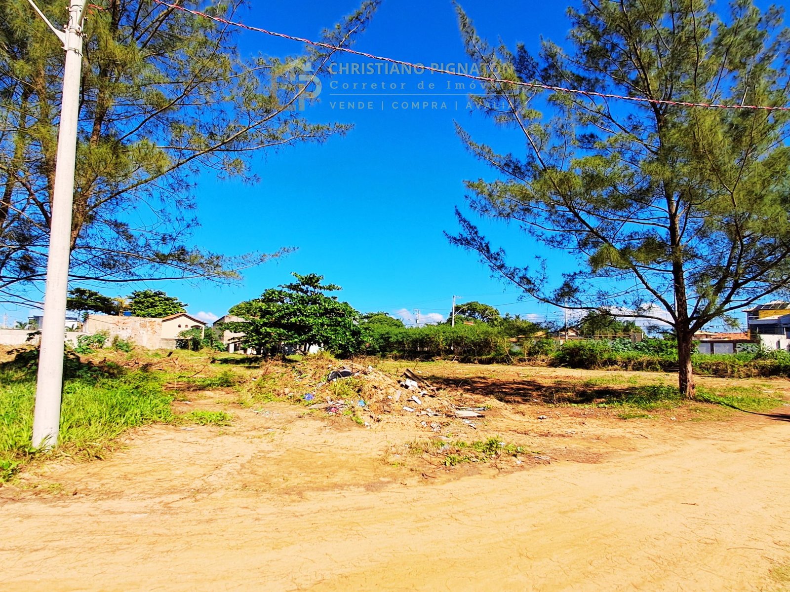 Área de 3240m²